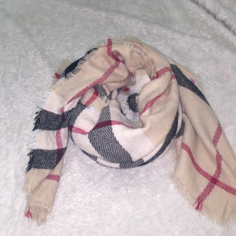 Beige plaid scarf